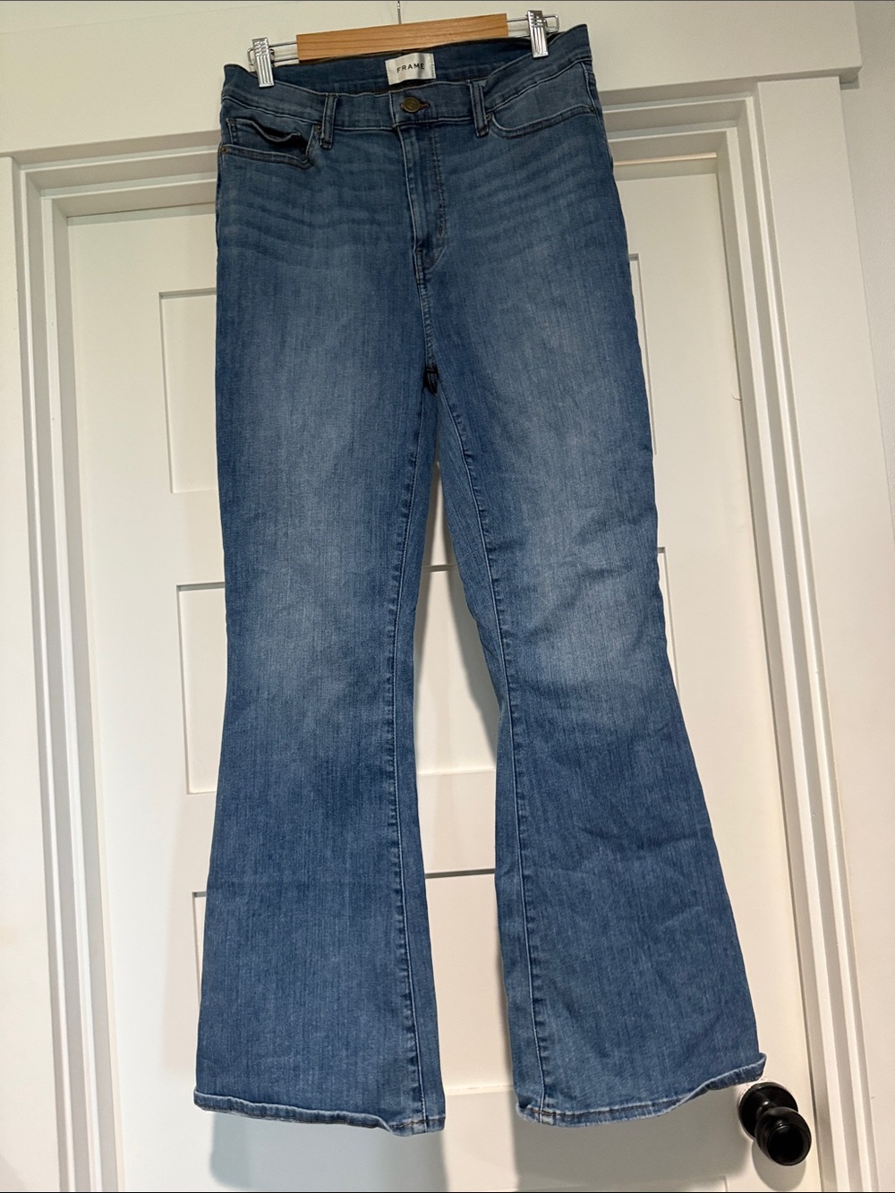 NWOT Frame Denim Medium Blue Flare Jeans